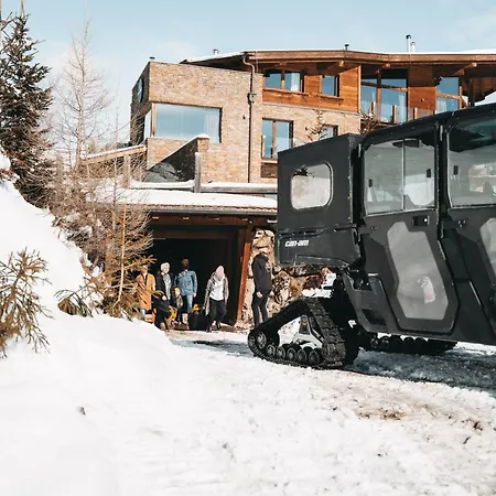 G12 - Mountain Luxury By Peak
