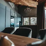 G12 - Mountain Luxury Chalet