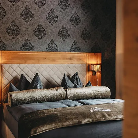 Hotel apartamentowy G12 - Mountain Luxury Seefeld w Tirolu