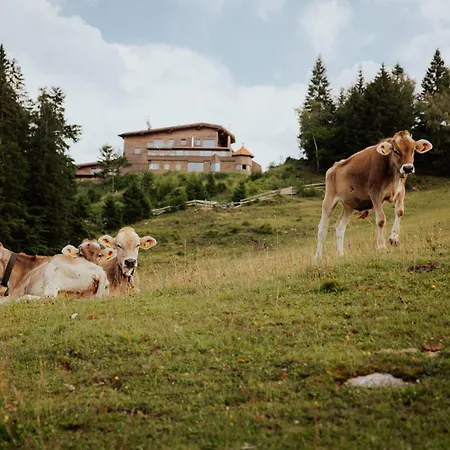 Hotel apartamentowy G12 - Mountain Luxury Seefeld w Tirolu