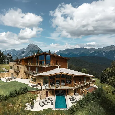 G12 - Mountain Luxury Seefeld w Tirolu